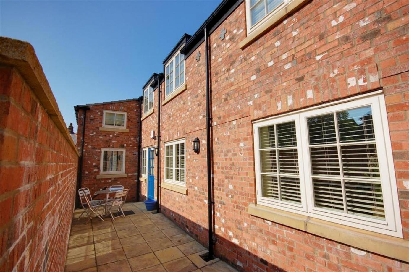 Hotties House - Two-Bed Cottage, Dog-Friendly & Off-Street Parking - Scarborough Exteriör bild
